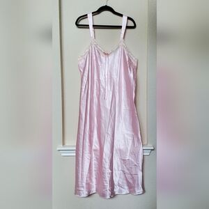 Enchanted Polyster Romantic Nightgown.  Size 18/20